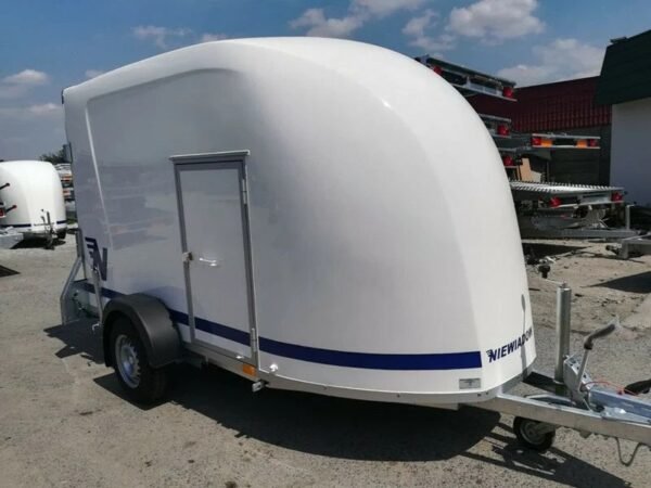004-1.jpg Niewiadów Polyester-Transporter mit Seitentür und Laderampe